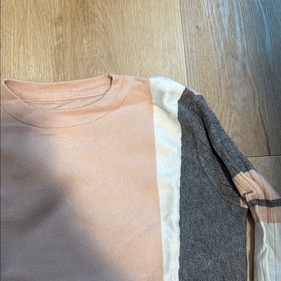 Colorblock Sweater - Picture 3 of 4